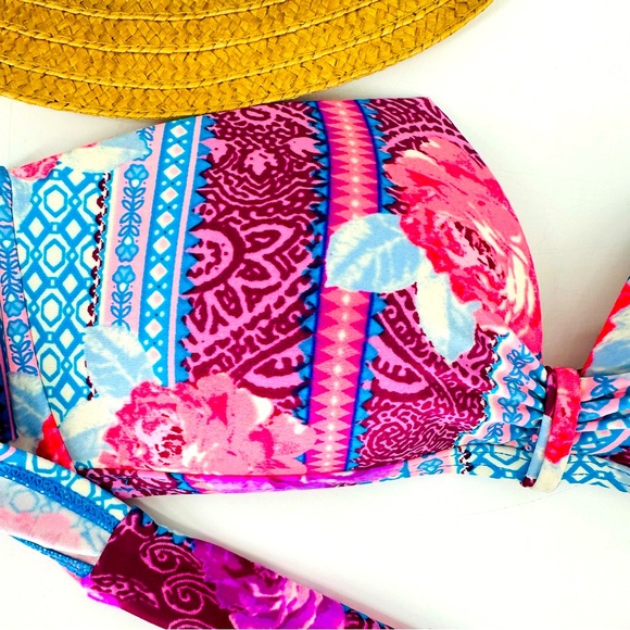 NEW Gianni Bini Purple Pink Blue Patterned Bikini top Size S - Picture 2 of 5